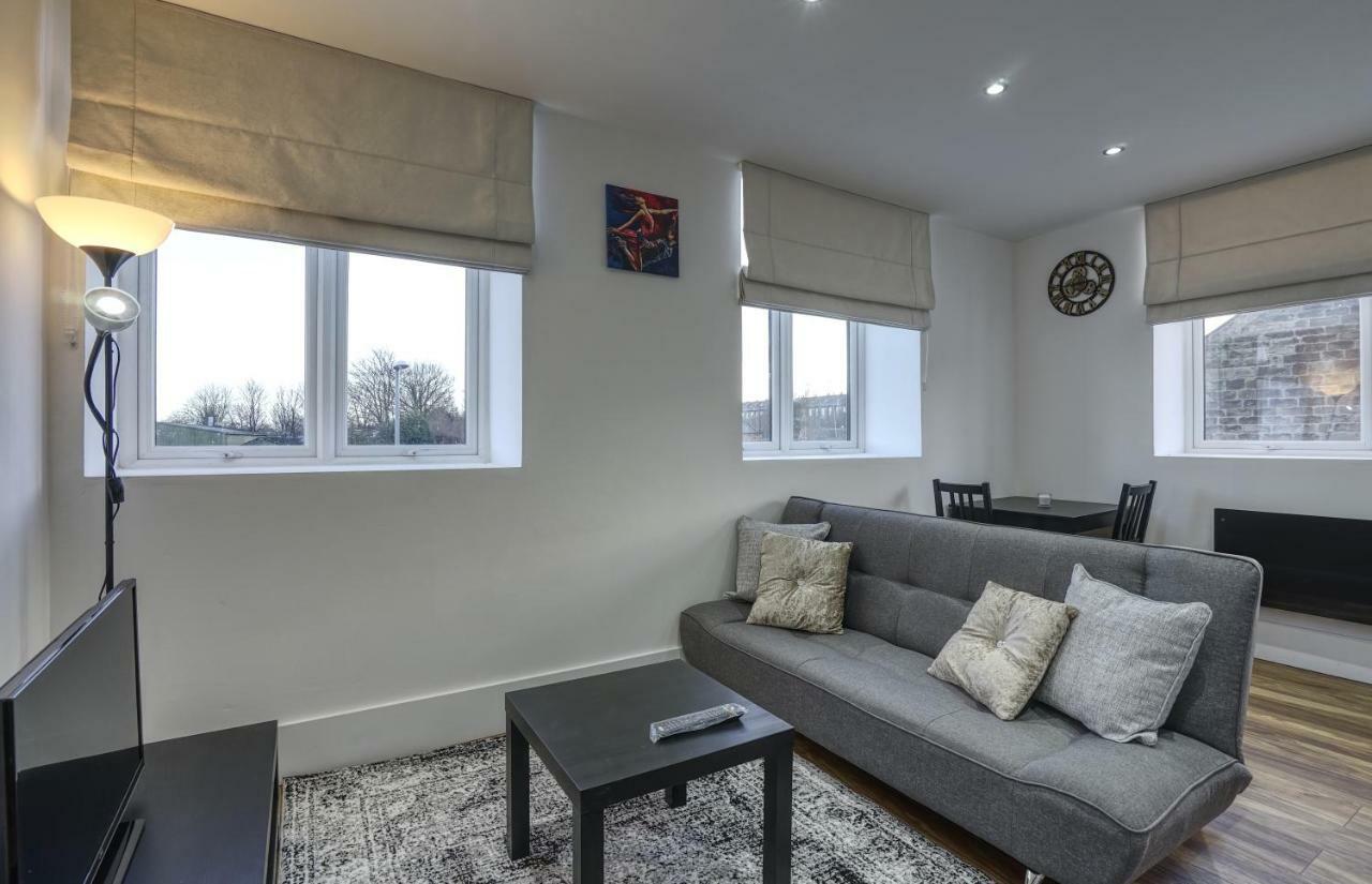 Alfa Apartments, Quarry Court, High Street, Morley Leeds  Bagian luar foto